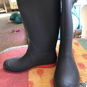 Jamie women’s rain boot size 9